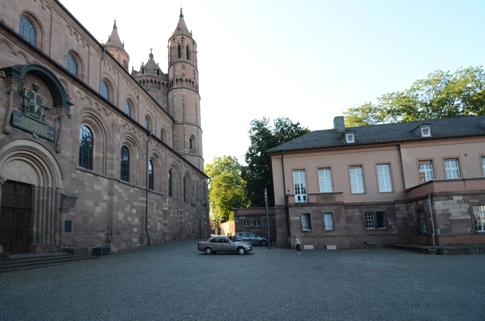 Die Pforte der Kaiser und Könige am Schlossplatz