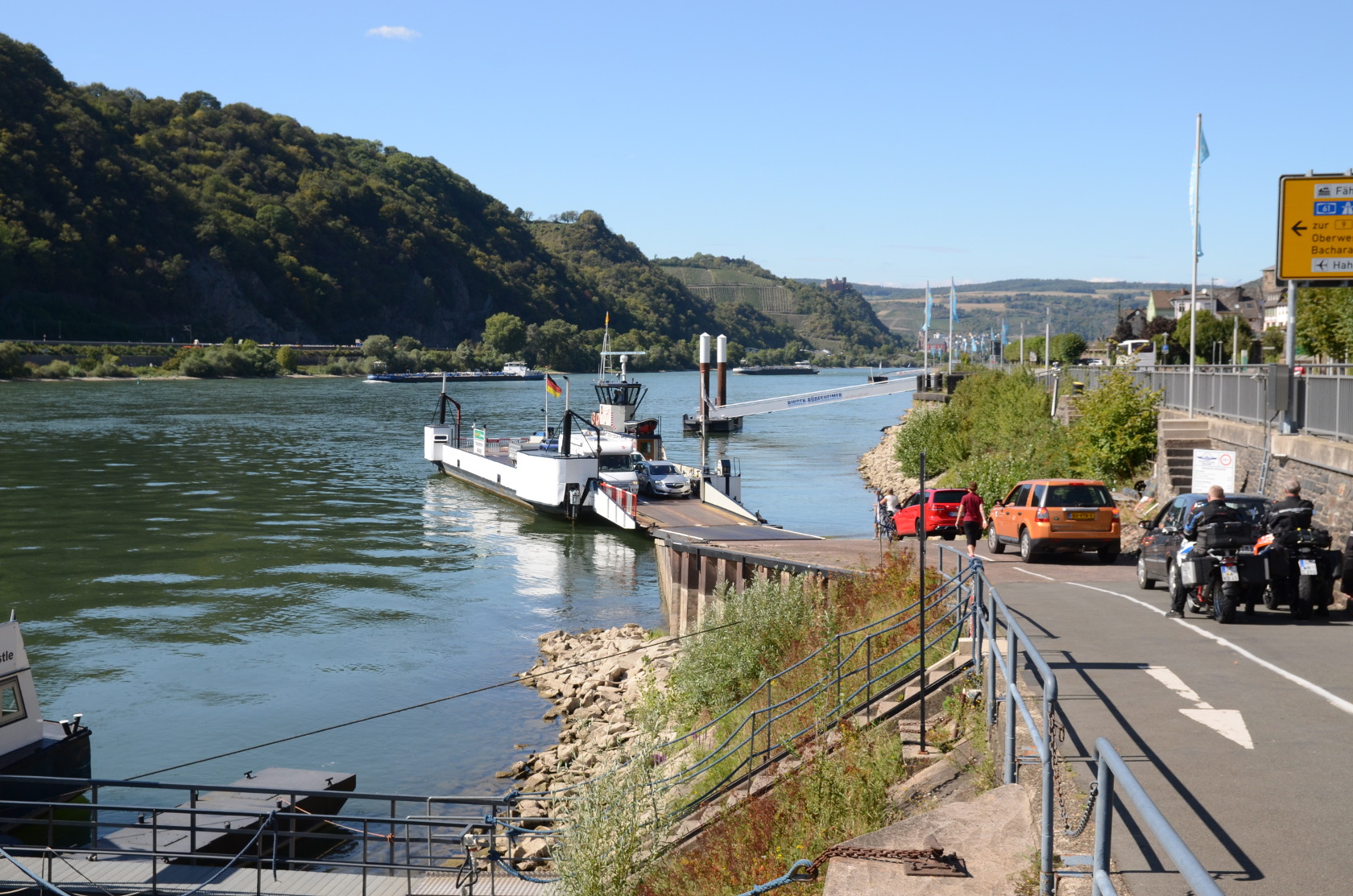 Mit der Fähre über den Rhein