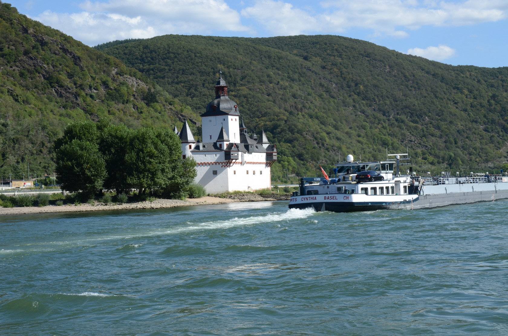 Mit der Fähre über den Rhein